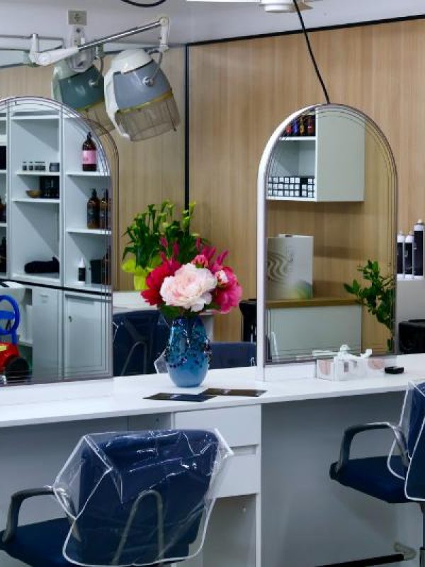 Veronica Hair Studio (12) Veronica Hair Studio (12)